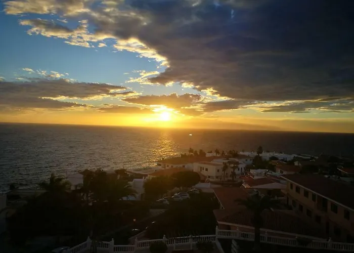 Volcano Views & Wifi * Puerto de Santiago